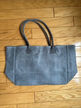 Grey Snake-Effect Tote Bag with Double Handles